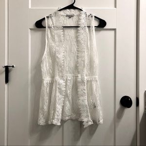 𝐖𝐡𝐢𝐭𝐞 𝐋𝐚𝐜𝐞 𝐂𝐚𝐫𝐝𝐢𝐠𝐚𝐧